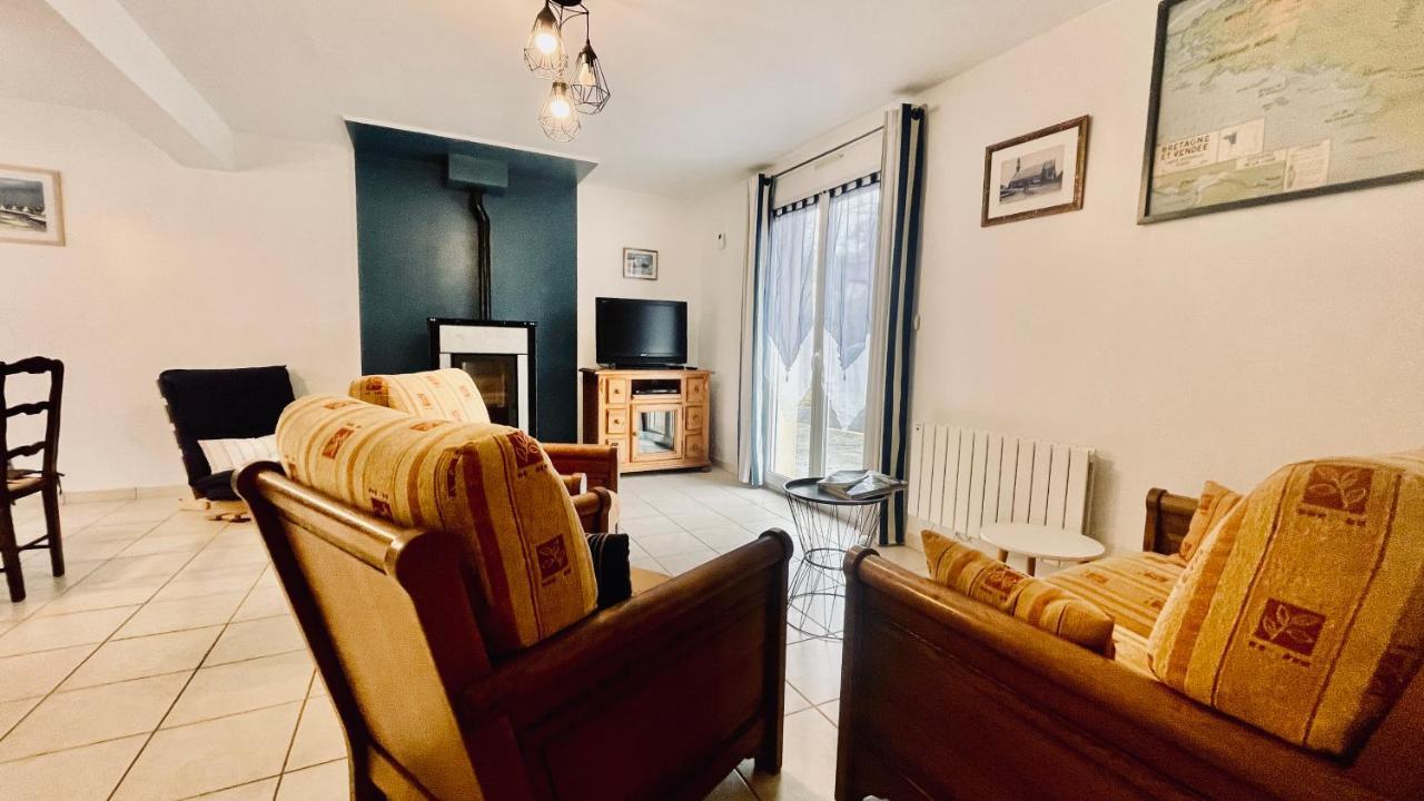 Maison spacieuse à deux pas de la plage Roscanvel Extérieur photo